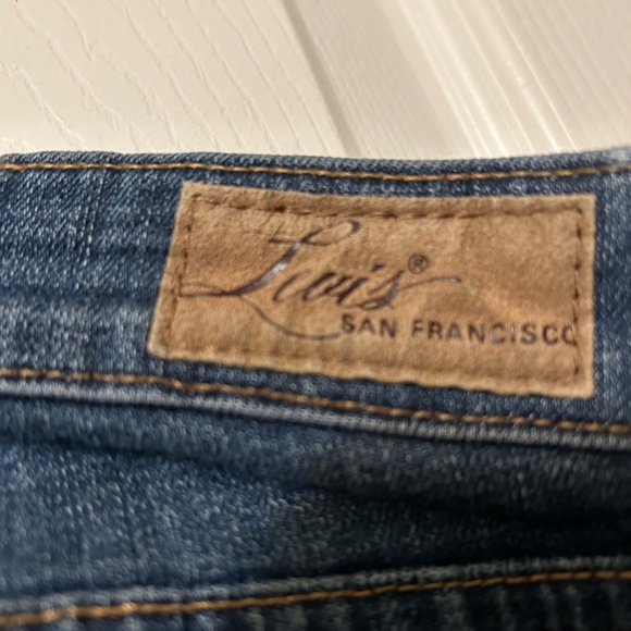 Levis Classic Boot Cut Jeans Size 6/28 **Fits more like a Size 4 - Picture 1 of 12